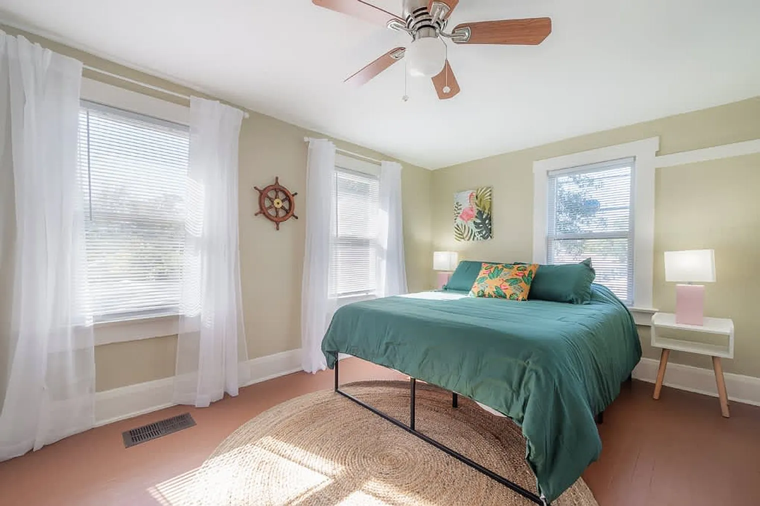 2 bed, 1.0 bath, 914 sqft, $3,050 — Photo 3