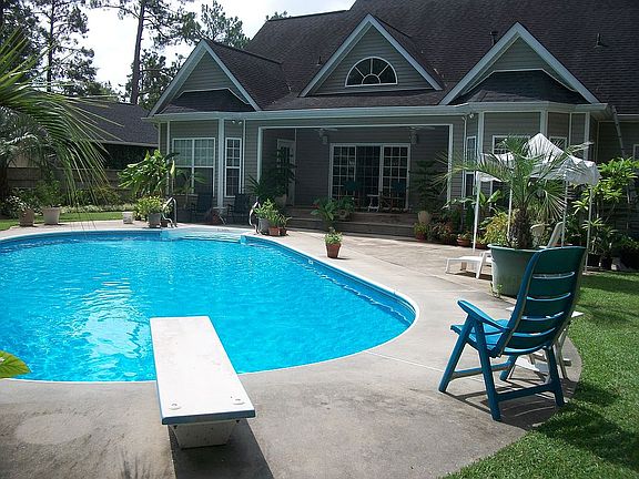 3rd image of 351 Woodbridge Dr