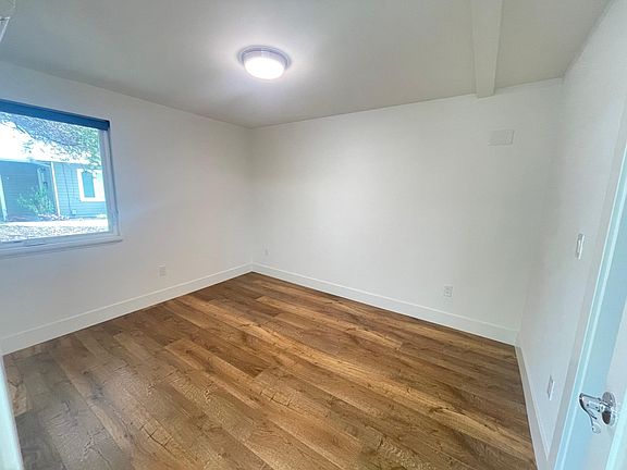 5th image of 942 15th Ave #A