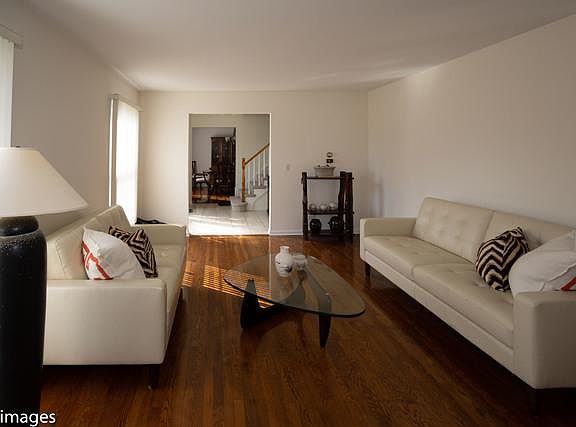 4th image of 2826 Woodland Dr