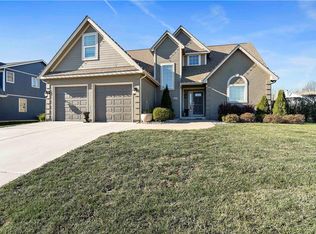 1108 SE Bordner Dr, Lees Summit, MO 64081