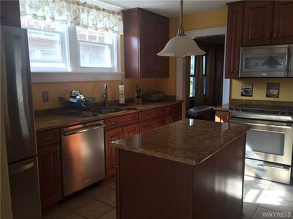 5th image of 139 Capen Blvd