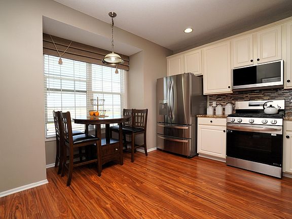 5th image of 1643 Crossings Blvd