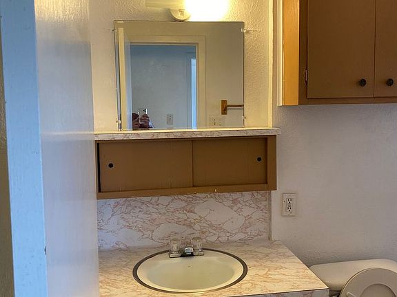 5th image of 520 W Kleberg Ave APT 8