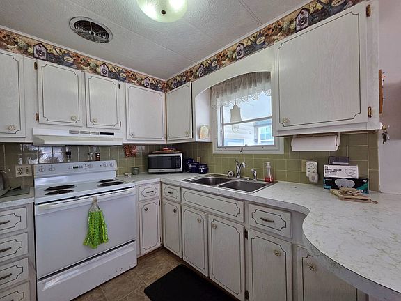 5th image of 211 Beechwood Ln