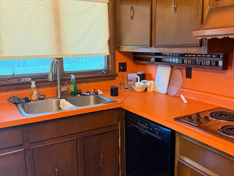 1713 Orval Cv — Photo 16