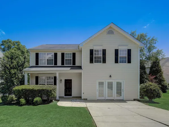 932 Holly Meadow Dr, Holly Springs, NC 27540