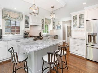 6212 N Bay Ridge Ave, Whitefish Bay, WI 53217