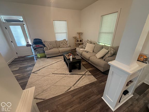 3rd image of 742 Walnut St