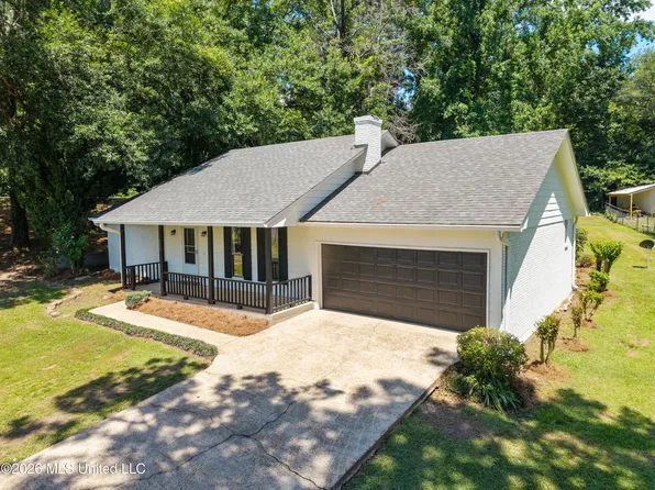 205 Sunset Dr, Petal, MS 39465