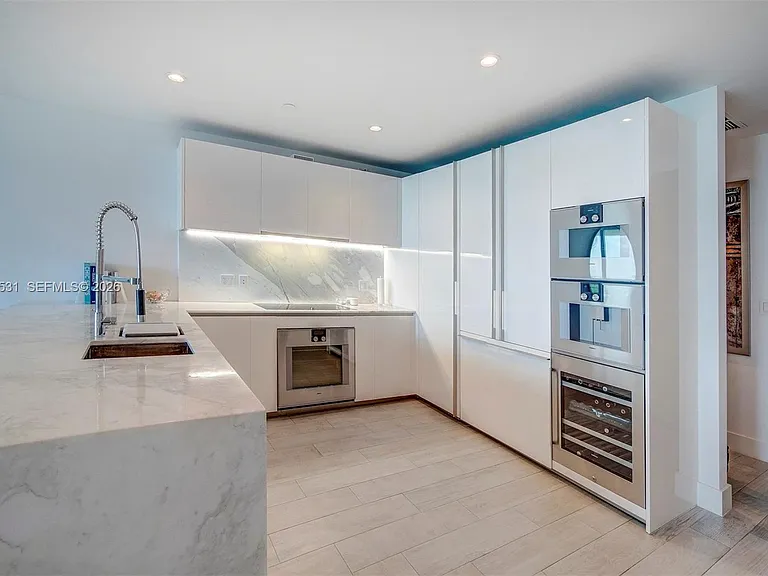 10201 Collins Ave #804 — Photo 13