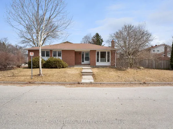 222 Centre St W, Richmond Hill, ON L4C 5K1