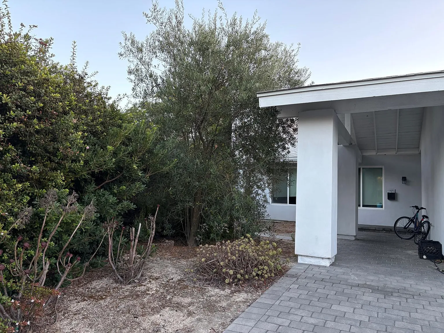 Studio, 600 sqft, $1,800 — Photo 1