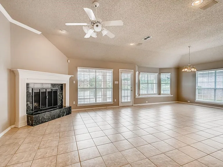 5930 River Bend Dr — Photo 6