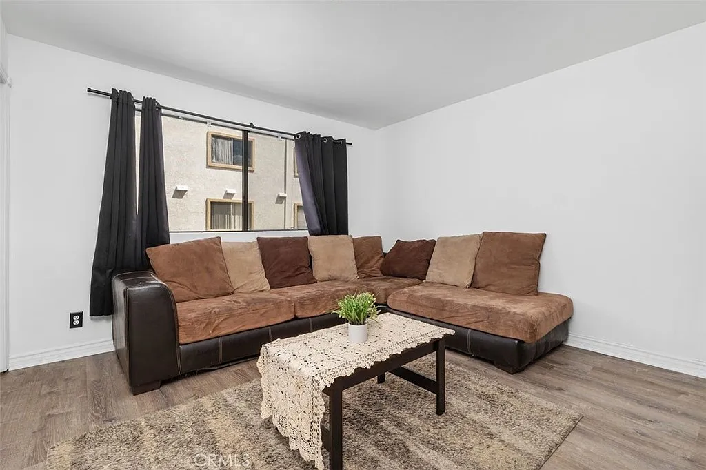2 bed, 1512 sqft, $4,300 — Photo 4
