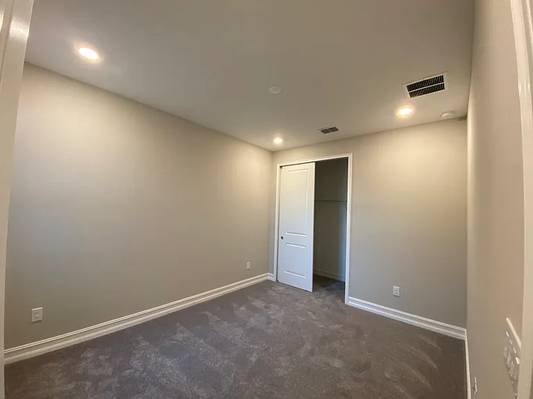 4671 Almada Ln — Photo 34