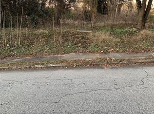 114 E Hampton St, Laurens, SC 29360