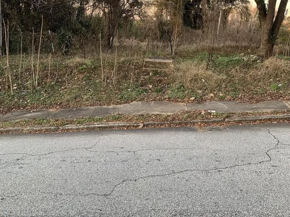 114 E Hampton St, Laurens, SC 29360