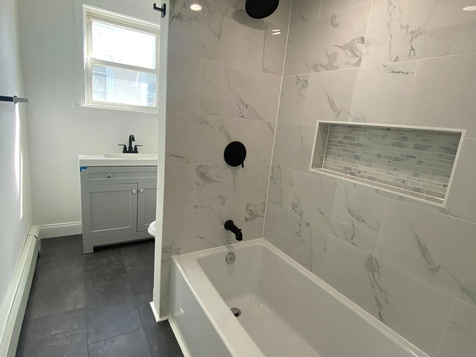 7 bed, 2000 sqft, $5,700 — Photo 3