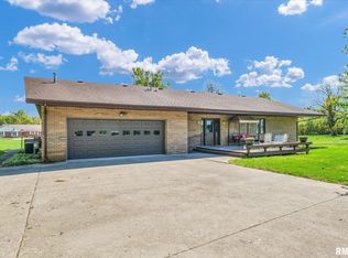 1202 S Patterson Rd, Sullivan, IL 61951