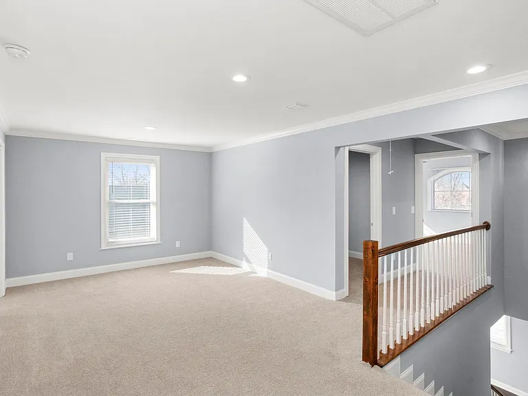 239 E Bledsoe St — Photo 21
