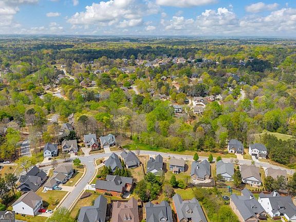 4th image of 9131 Golfview Ln