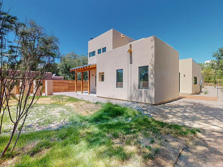 1115 El Pueblo Rd NW — Photo 7