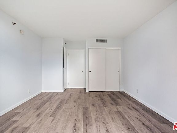 3rd image of 600 W 9th St APT 802