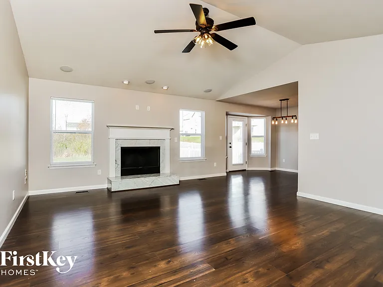 283 Cambridgeshire Ct — Photo 3