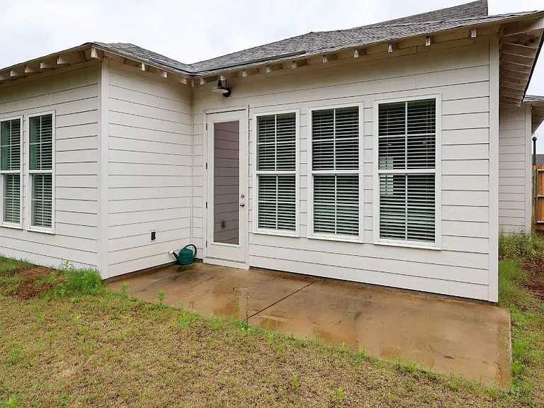 1108 Woodland Cir — Photo 8