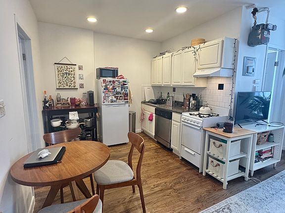 2nd image of 338 E 65th St APT 24