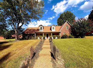 1466 Fox Trace Dr, Cordova, TN 38016
