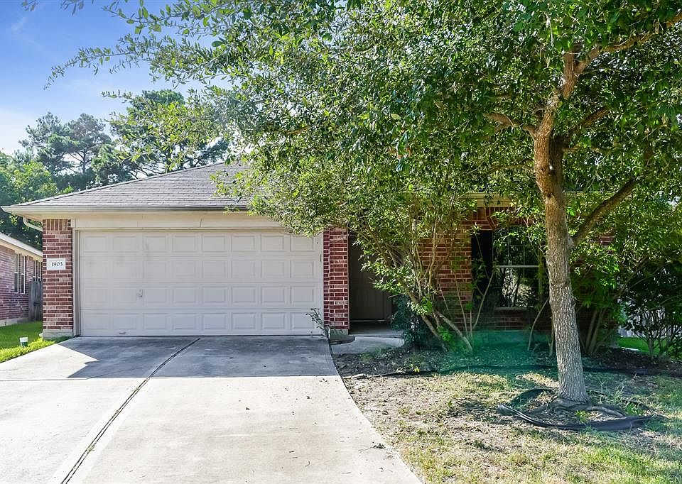 2nd image of 1903 Vale Brook Dr