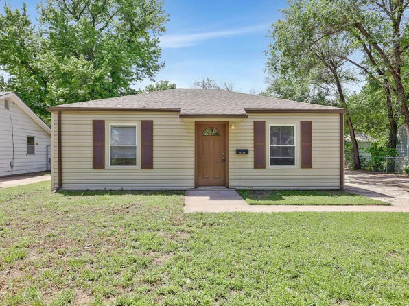 2137 S Spruce St, Wichita, KS 67211