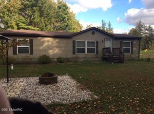 6808 Danielle Ln, Fennville, MI