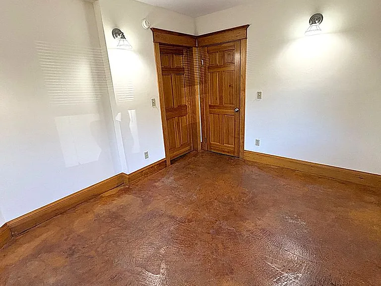 544 NE Thompson St — Photo 20
