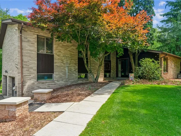 4004 Mayflower Ct, Murrysville, PA 15668