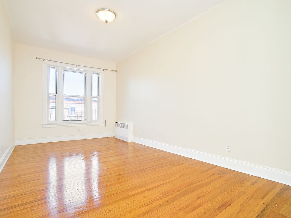 1st image of 388 Saint Johns Pl APT 2B