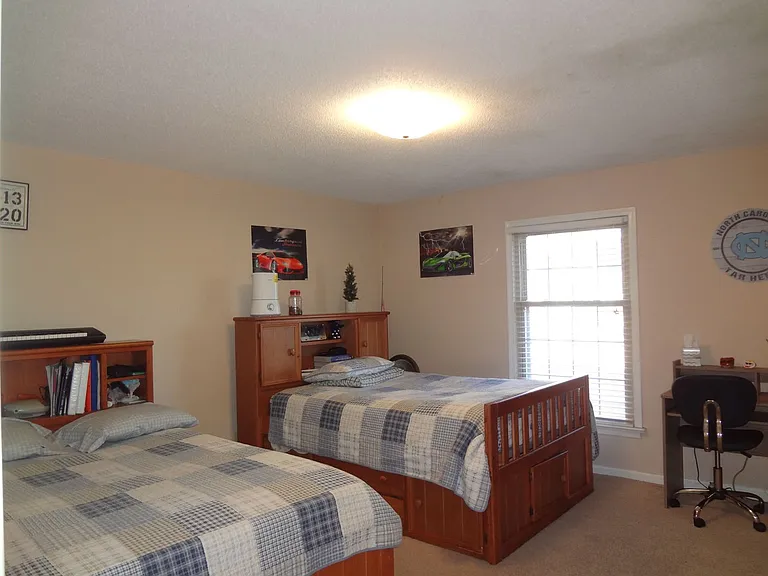 1515 E Franklin St #24 — Photo 9