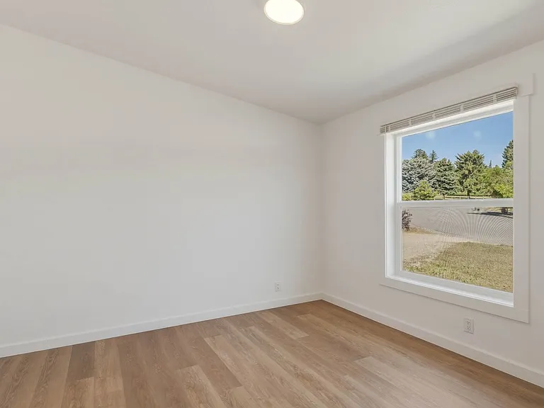 2474 Lemaister Ave — Photo 8