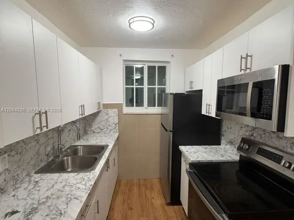 160 NE 55th St APT 3, Miami, FL 33137