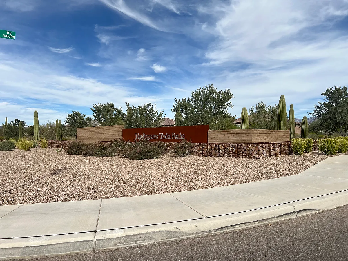 Building Photo - 10825 N Iron Peak Dr