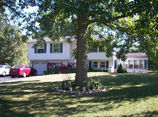 9 Battle Green Dr, Rochester, NY 14624