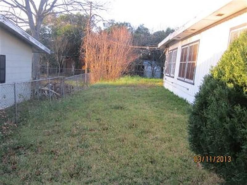 2nd image of 118 Sheila Dr