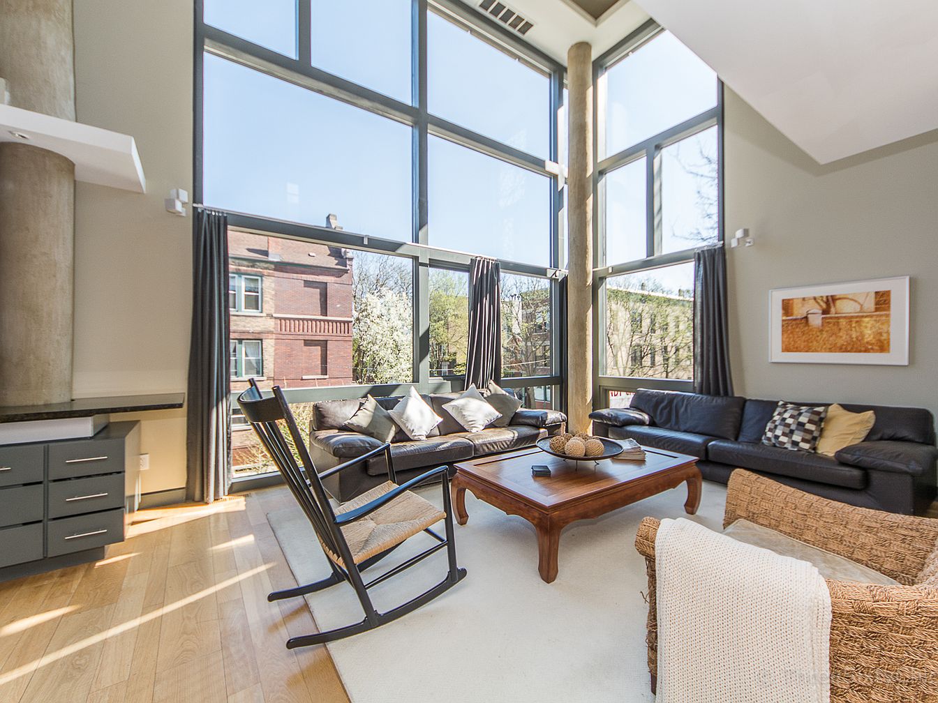 2318 N Oakley Ave, Chicago, IL 60647 | Zillow