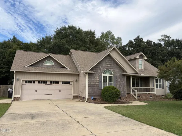 121 Hunterwood Pl, Benson, NC 27504