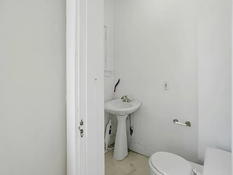 1704 N Pennsylvania St #B — Photo 15