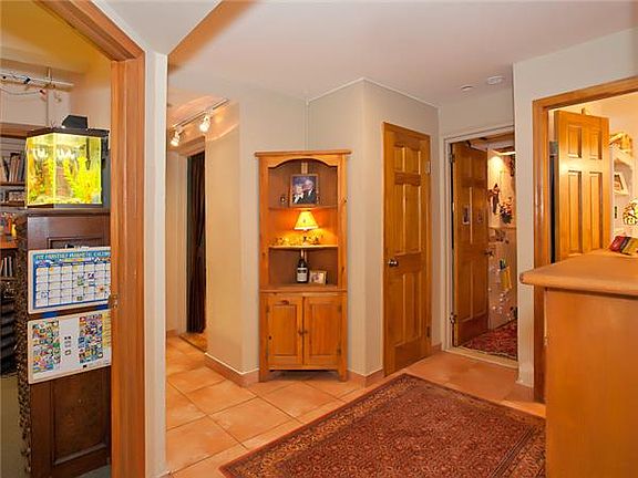 2nd image of 20 Plaza St E APT M-2