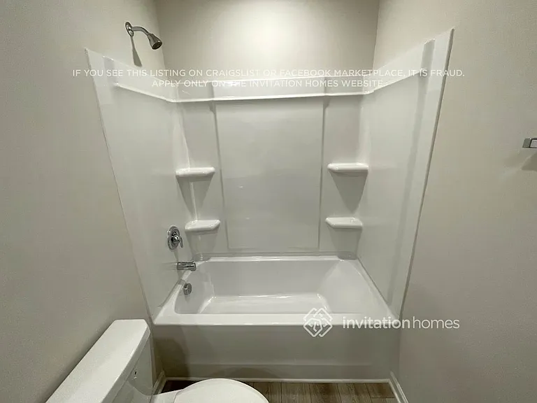 555 Torrey Pines Ln — Photo 12