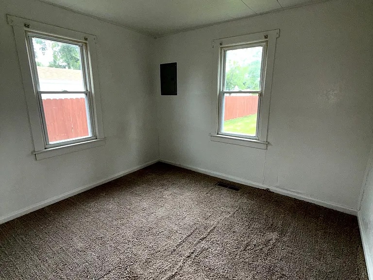 1612 W Hunt St — Photo 5